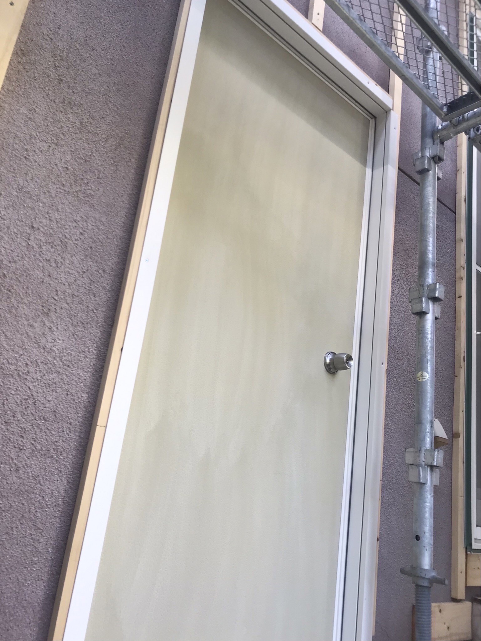 勝手口カバー工法３